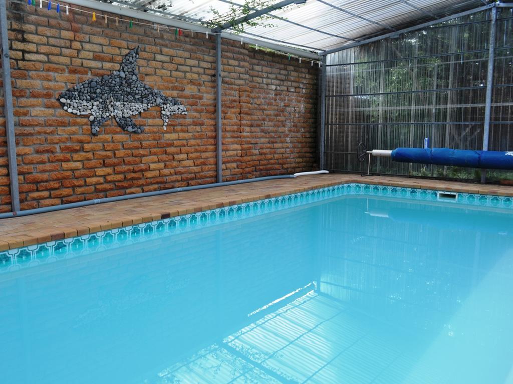 Great White Accommodation Kleinbaai エクステリア 写真