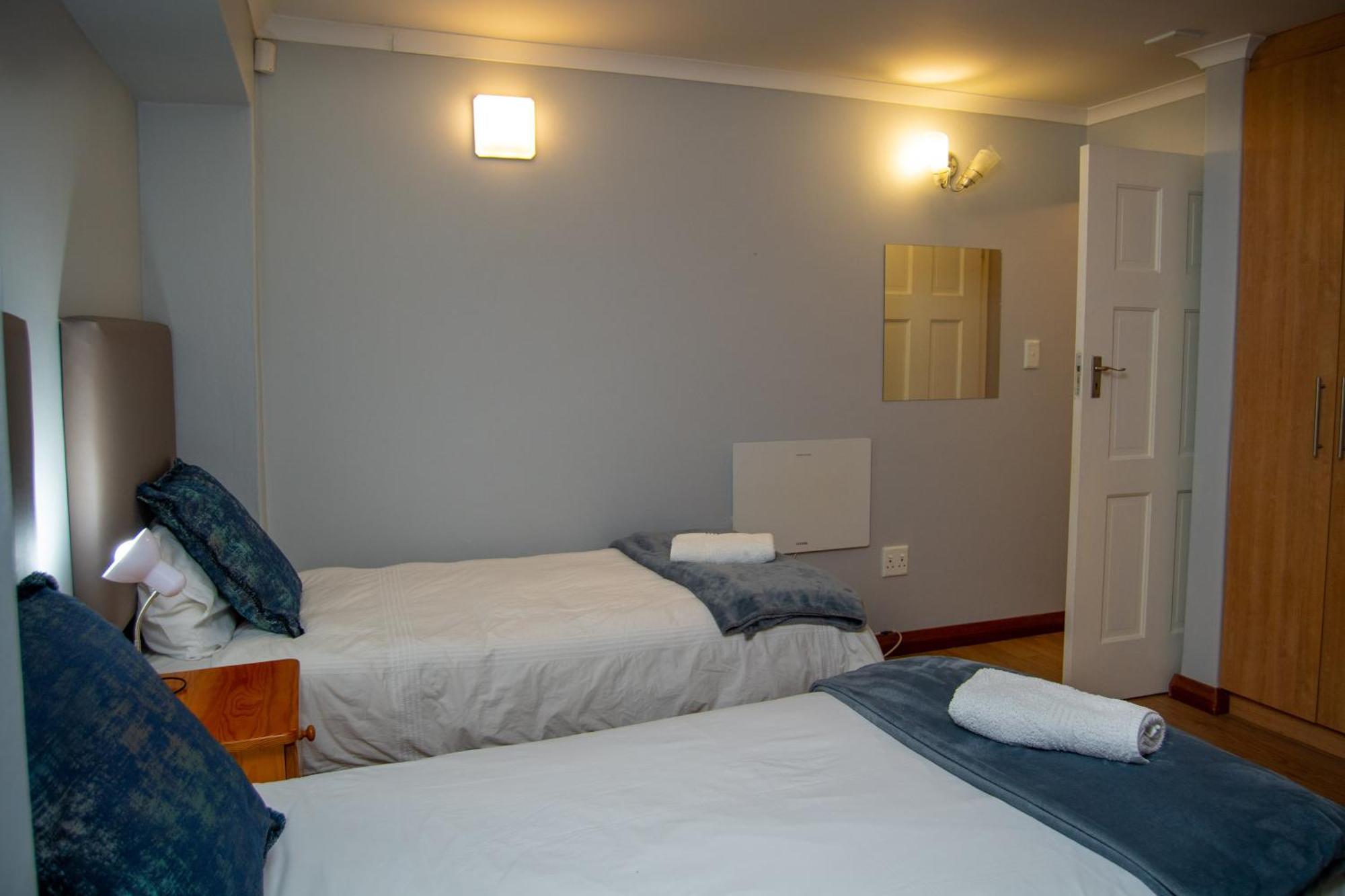 Great White Accommodation Kleinbaai エクステリア 写真