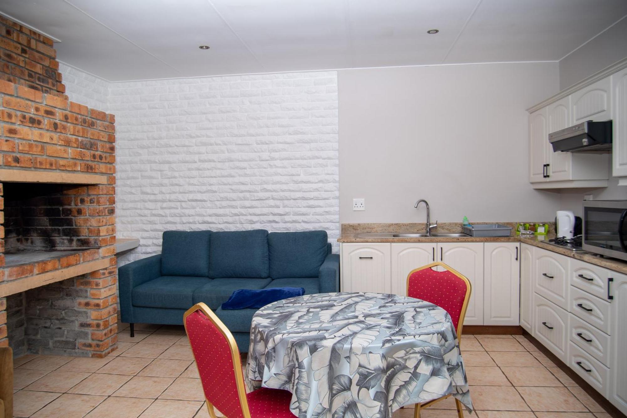 Great White Accommodation Kleinbaai エクステリア 写真