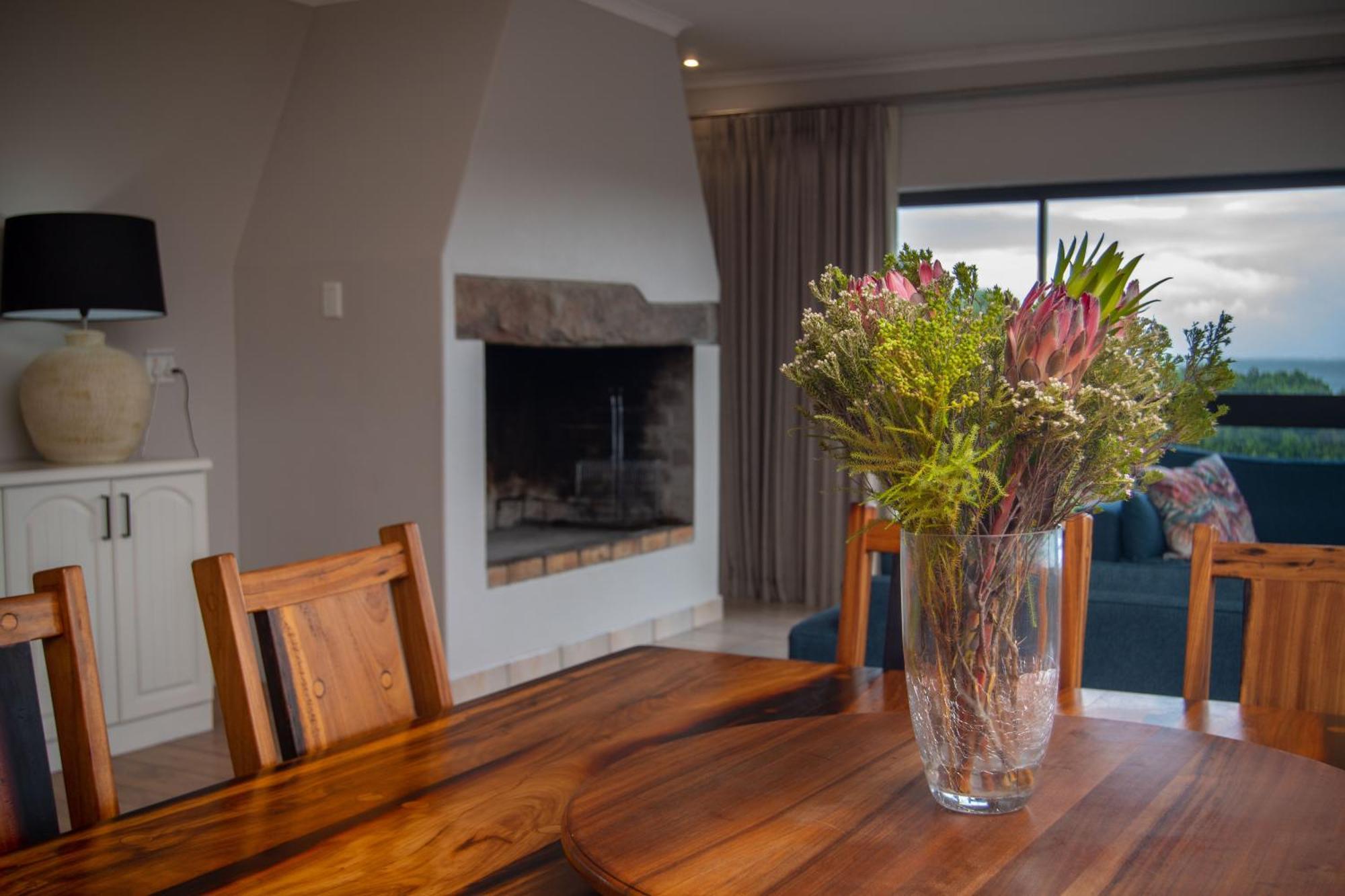 Great White Accommodation Kleinbaai エクステリア 写真