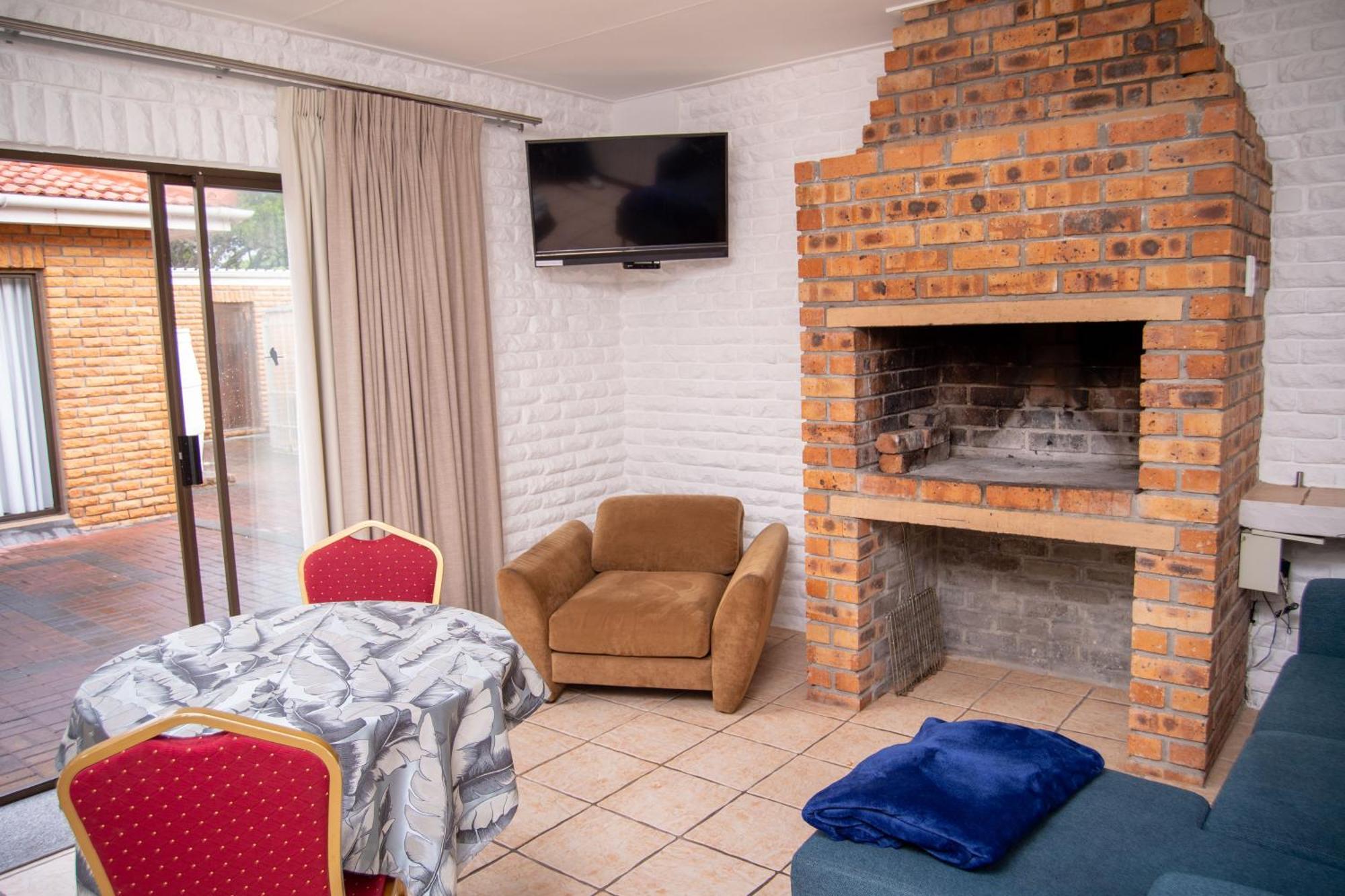 Great White Accommodation Kleinbaai エクステリア 写真