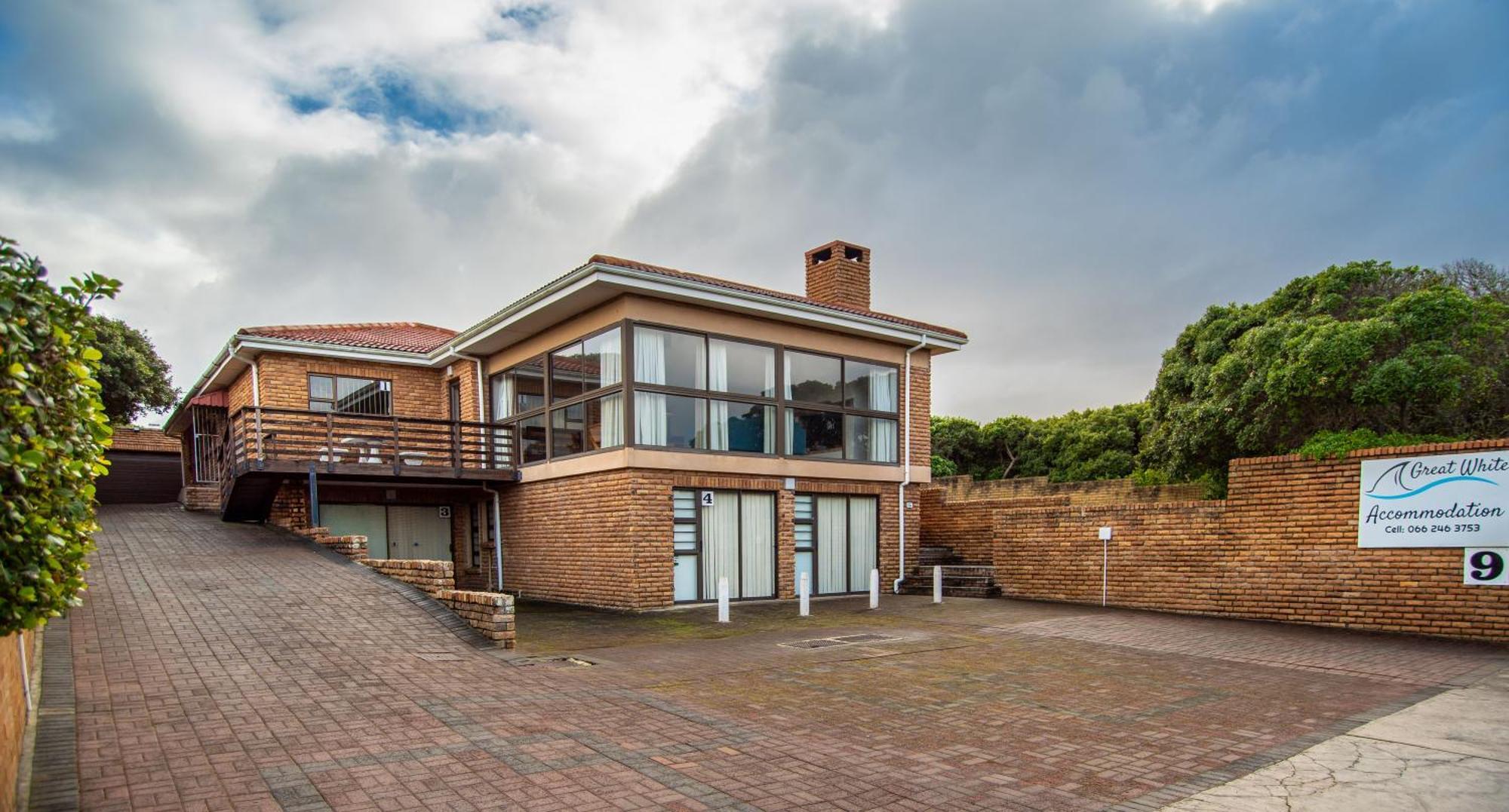 Great White Accommodation Kleinbaai エクステリア 写真